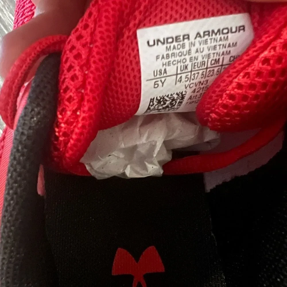 Under Armour Charged Escape 4 Big Kids' Running Shoes